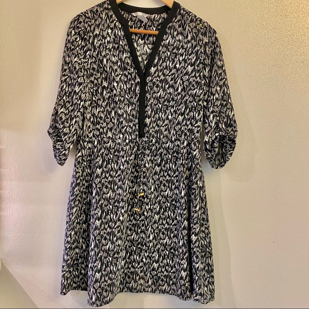 H&M Adjustable Waist V-Neck Dress Women's 6 Black White 3/4 Sleeve‎